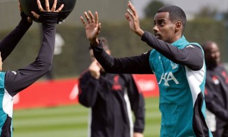 9000万解约金！利物浦领衔3大豪门哄抢德甲天才，中卫争夺战白热化