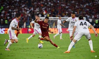 意甲：罗马主场迎战卡利亚里，罗马4亿身价竟打不穿副班长防线，三大致命伤曝光