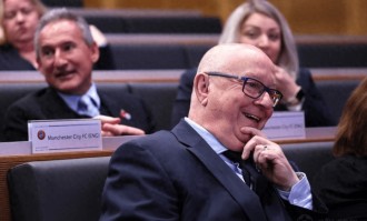 切尔西秘书大卫·巴纳德宣布退休，结束24年职业生涯。