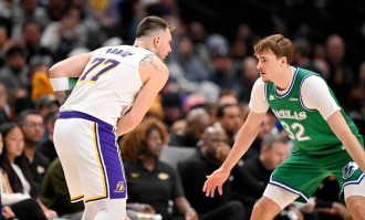 东契奇33+8+11詹姆斯17+8+5 湖人末节发力逆转独行侠