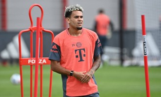 德甲球队拜仁慕尼黑备战新赛季
        
    德甲球队拜仁慕尼黑备战新赛季